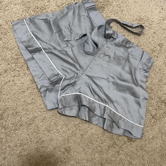 Ettitude Women's L Sateen Pajama Shorts Fog Gray Contemporary Minimalist New - Picture 2 of 10